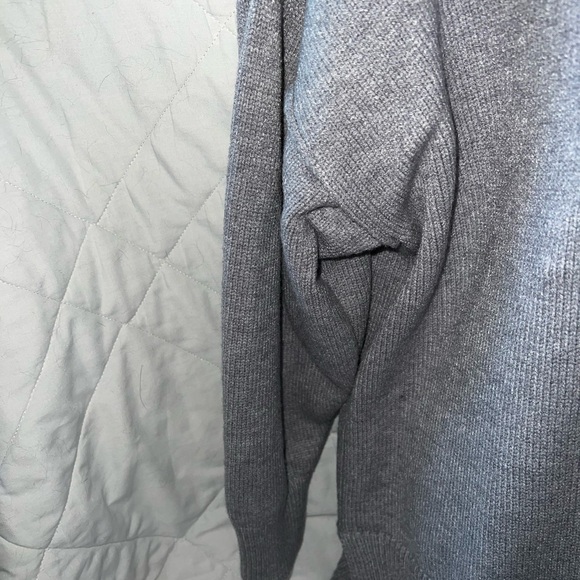 T Tahari V-Neck Sweater - Picture 4 of 11